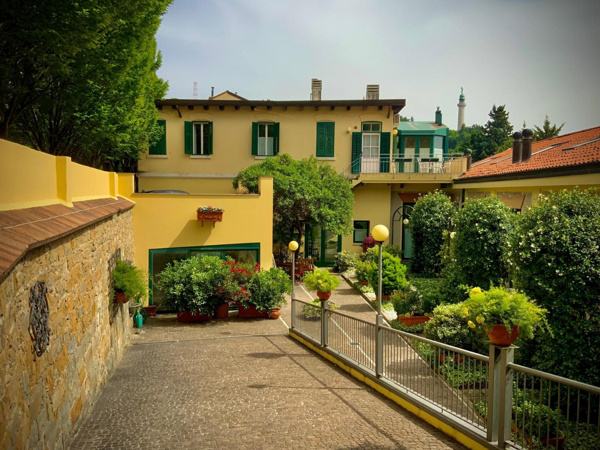 Le Residenze Dei Serravallo Trieste Exterior foto